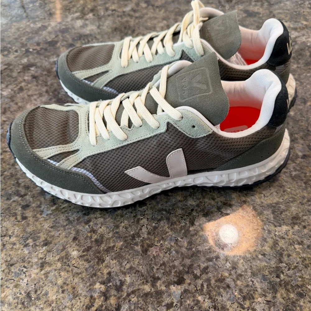 VEJA CONDOR ROYALE ALVEOMESH RUNNING SHOES - Picture 6 of 12